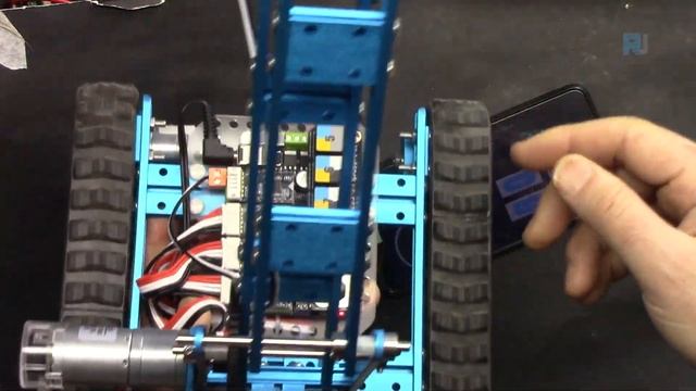 Makeblock Untimate Robot Kit Part 2 : Robtic Arm Explaine, Software, Code App and Having Fun demo смотреть онлайн