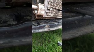 Ремонт нижних креплений радиатора Рено Логан