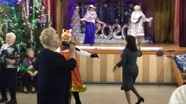 «Закружился снег шальной» смотреть онлайн
