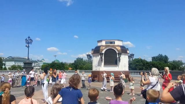 Танец утят смотреть онлайн