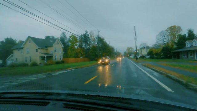 Relaxing Scenic Drive on a Rainy Autumn Day - New England Autumn Road Trip in 4K HDR смотреть онлайн