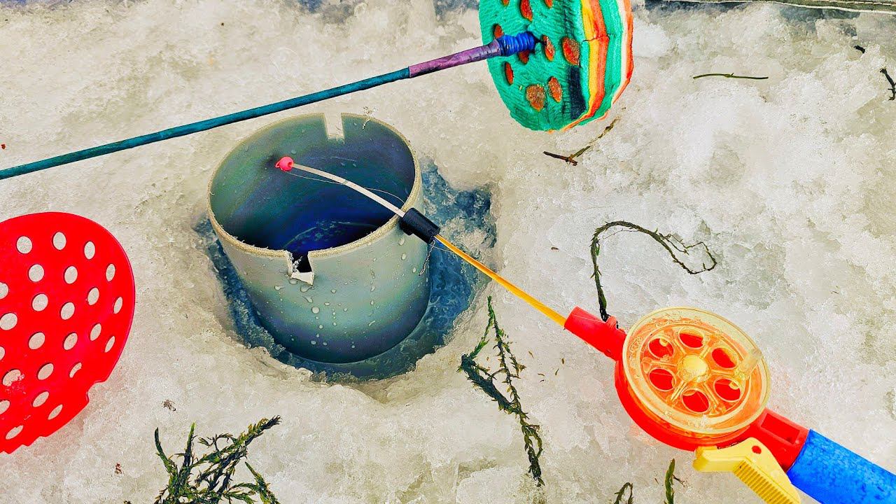 С ТРУБОЙ В ЛУНКЕ! САМАЯ ОПАСНАЯ И ХОЛОДНАЯ РЫБАЛКА В СИБИРИ ВО ВРЕМЯ ТОРОСОВ смотреть онлайн