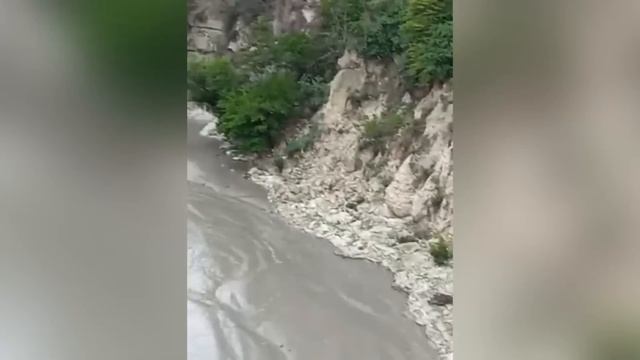 Непогода в Дагестане: Ливни, селевые потоки, обильные осадки в горах республики смотреть онлайн