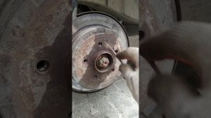 Как легко снять задний тормозной диск ssangyong action
