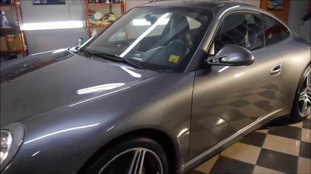 Efekt wizualny po aplikacji powłoki ceramicznej Optimum Professional na srebrnym Porsche 911. смотреть онлайн