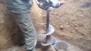 Копаем яму с помощью мотобура