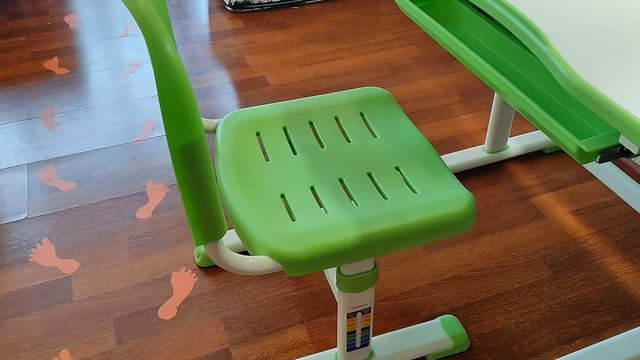 Растущая парта и стул для первоклассника. Готовимся к школе. смотреть онлайн