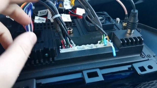 Подключаем штатный микрофон к TEYES