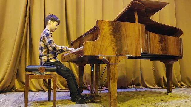 Жабин Павел Сергеевич 8 лет. Р. Шуман "Фантастический танец", С. Монюшко " Багатель" смотреть онлайн
