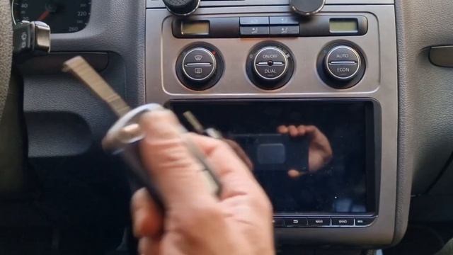 إظهار اللوغو لراديو السيارة و حل مشكلة تفريغ بطارية السيارة Radio Logo смотреть онлайн