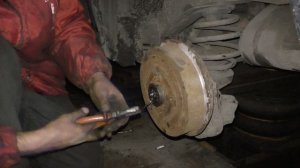 Замена сайлентблоков задней балки амортизаторов и цапфу. Ланос 1.5.