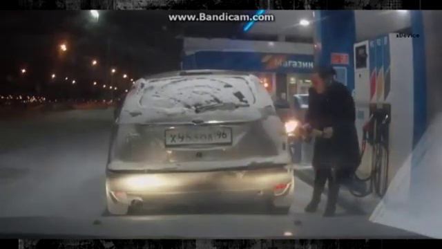Тупая авто - леди сожгла заправку в Сургуте смотреть онлайн