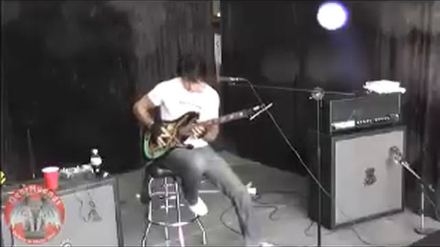George Lynch performs "Crawling" смотреть онлайн