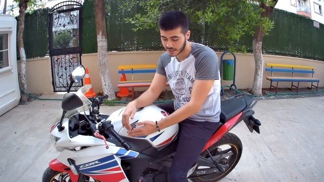 NEDEN HONDA CBR 125 ALDIM / ARTILARI EKSİLERİ NELER / CBR125 vs YZF 125 смотреть онлайн