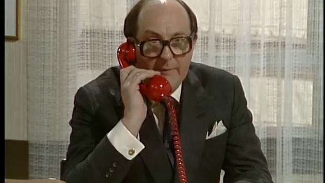 Fresh Fields 2x05 Business Contacts смотреть онлайн