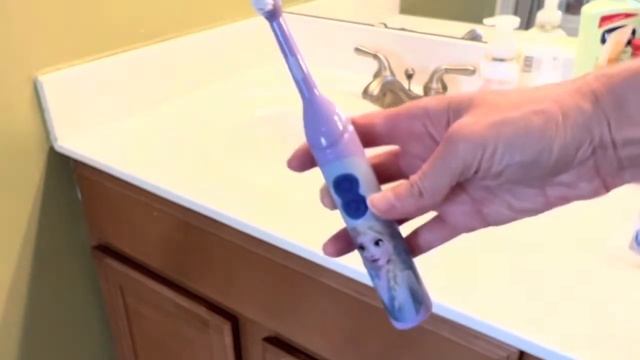 Oral-B Kids Battery Power Electric Toothbrush REVIEW смотреть онлайн