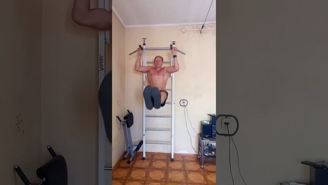 Подтягивания с уголком - 10. смотреть онлайн