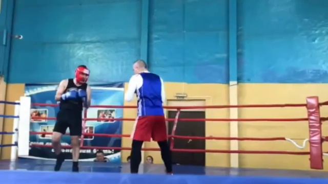 Легкий спарринг Нахим Мирзаев смотреть онлайн