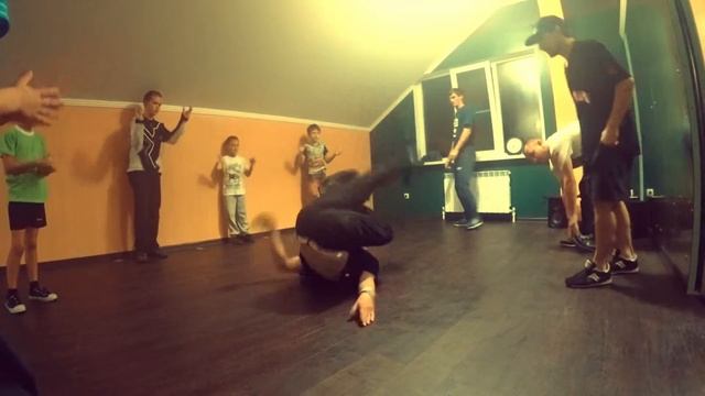 Приглашение от Bboy RobsOne | Breaking | Школа танцев Li'Franc | Сочи смотреть онлайн