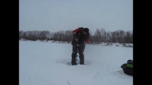 Тестируем шуруповёрт на ледобуре 130 мм