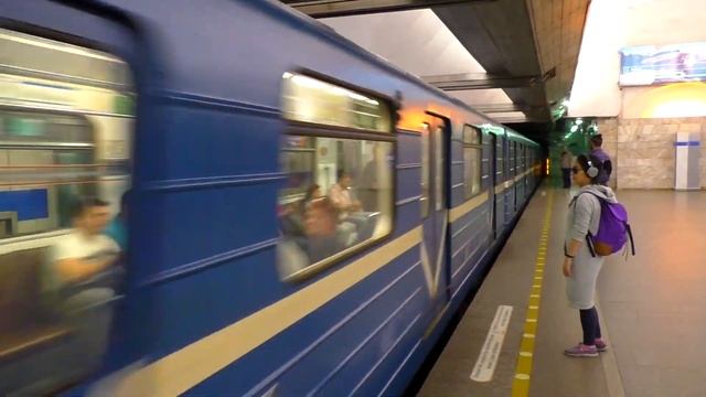 Метропоезд 81-717.5/714 (Номерной) (№8950 - №8951) М 226 смотреть онлайн