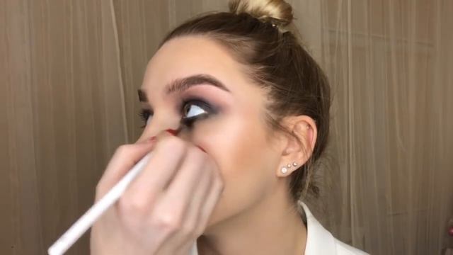 фиолетово-зелёный смоки + перламутровые губы смотреть онлайн