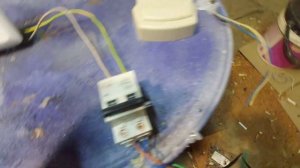 Как отключают электричество за неуплату?! Как незаметно отключить квартиру от электричества?!