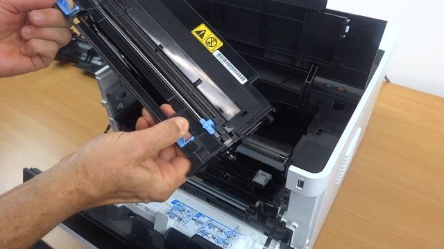 Kyocera Ecosys P2235 DW/DN Trommel- & Entwicklereinheit-Wechsel bzw. Papierstau beheben смотреть онлайн