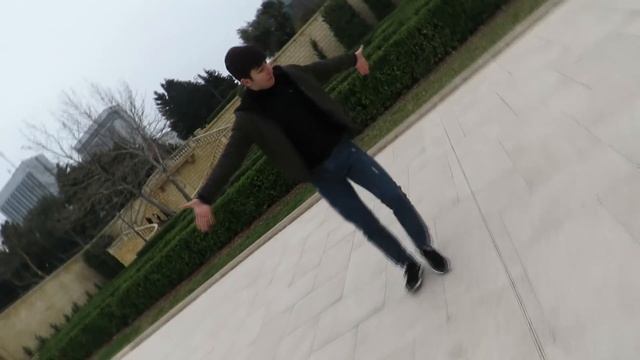 Девушка Танцует Очень Интересно С Парнями В Баку 2019 Лезгинка (NEW) смотреть онлайн