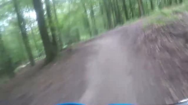 Wind Hill Bike Park - Blutopia - Pivot Firebird смотреть онлайн