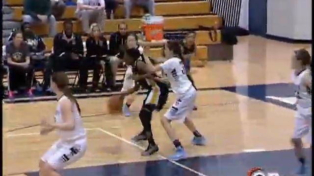 CN100 Play of the Game: Marian Catholic vs Trinity смотреть онлайн