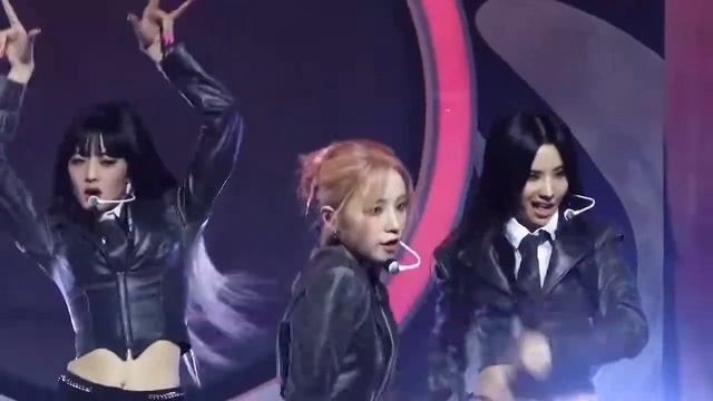 (G)-idle) - 'TOMBOY' Yuqi Fancam Mirror.