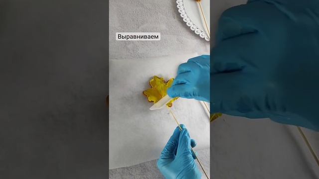 Простой способ росписи пряников #пряники #подаркисвоимируками #подарокучителю #школа смотреть онлайн