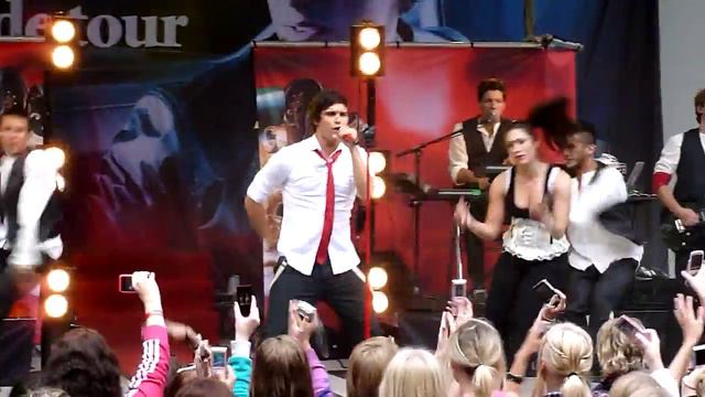 Upgrade - Eric Saade - Complete song in HQ - LIVE Ronneby Brunnspark / Brunnskvittret 2010 смотреть онлайн