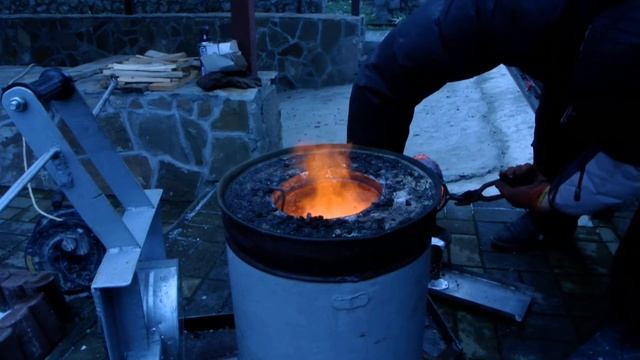 Самоделки: 1.Плавка алюминия в домашних условиях. смотреть онлайн