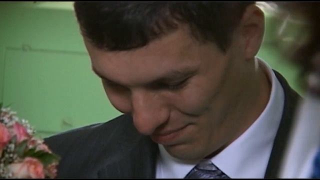 Наконец то жениха пропустили к невесте, выкуп на свадьбе смотреть онлайн