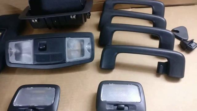 Очечник, козырьки, плафон, ручки салона Аутлендер 3 Black Edition PHEV смотреть онлайн