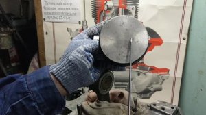 TZ-4k-14 , двигатель 1D90ТА Видеоинструкция №3. Ремонт.Установка поршня.
