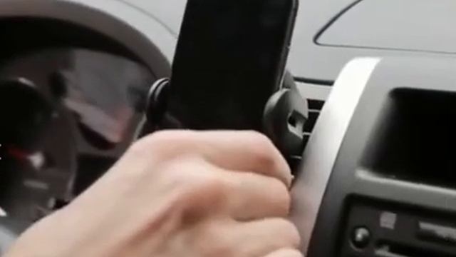 Модный, эргономичный держатель с беспроводной зарядкой для телефона смотреть онлайн