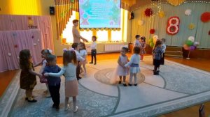 Весёлая полечка для мамочки и бабушки. 2 младшая группа "Звоночек: