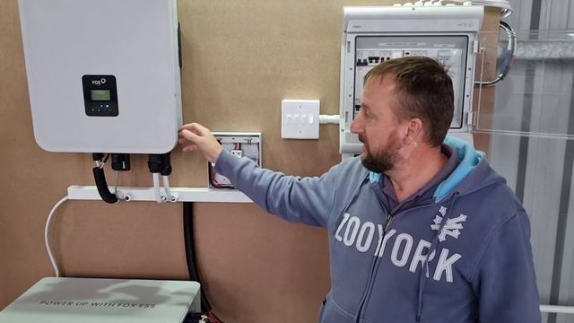 KTT Solar Solutions Fox 10 5 Installer Review смотреть онлайн