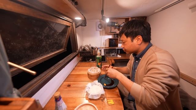 [Winter Car Camping] Heavy Rain. A Cold Night. Solo Car Camping. Truck Camper. 183