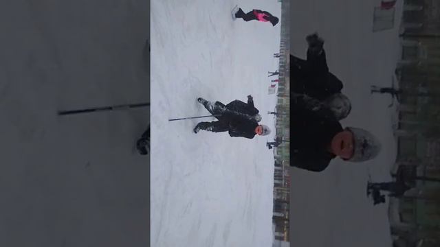 НА ШКОЛЬНИКА НАПАЛ ... смотреть онлайн