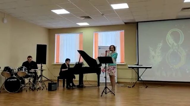 Музыкальная картина на тему В. Шаинского "Кузнечик" (В. Трофимов; переложение -- Gor Volkov) смотреть онлайн