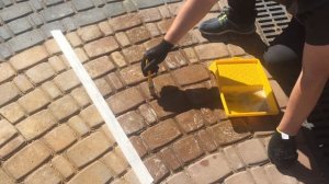 Удаление ржавчины с брусчатки.