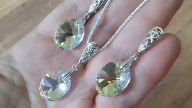 Комплект украшений с кристаллами Сваровски смотреть онлайн