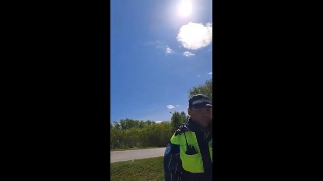 БЫК ИЗ ДПС ЛЕЗЕТ В МАШИНУ/ ВЗБЕСИЛ ВОДИТЕЛЯ И ПОЛУЧИЛ ОТПОР/ УФА МАЙ 2023 ЧАСТЬ1 смотреть онлайн