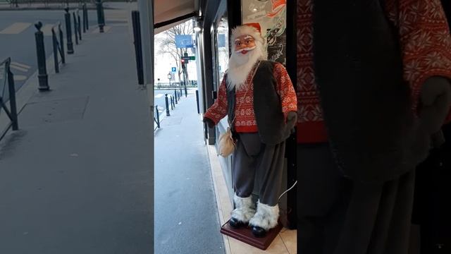 ?? ? Shorts | France | Puteaux | Père Noël entrée d'une boulangerie | Father Christmas | Santa Clau смотреть онлайн
