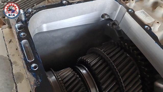 Find a way while waiting the special tools for reassemble the gearbox смотреть онлайн