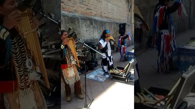 Pan flute music in Cuenca, Ecuador смотреть онлайн